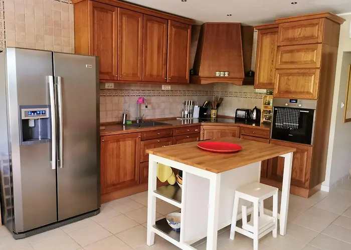 Luxurious 2 Bedroom With Terrace And Pool 아파트 *
