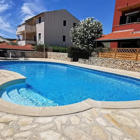 Luxurious 2 Bedroom With Terrace And Pool Vinišće