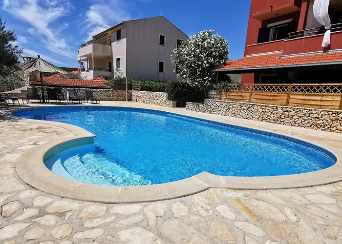 Luxurious 2 Bedroom With Terrace And Pool Vinišće