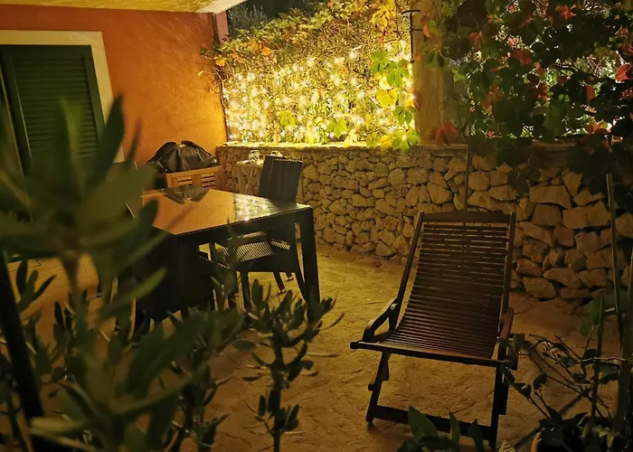 Luxurious 2 Bedroom With Terrace And Pool Apartman